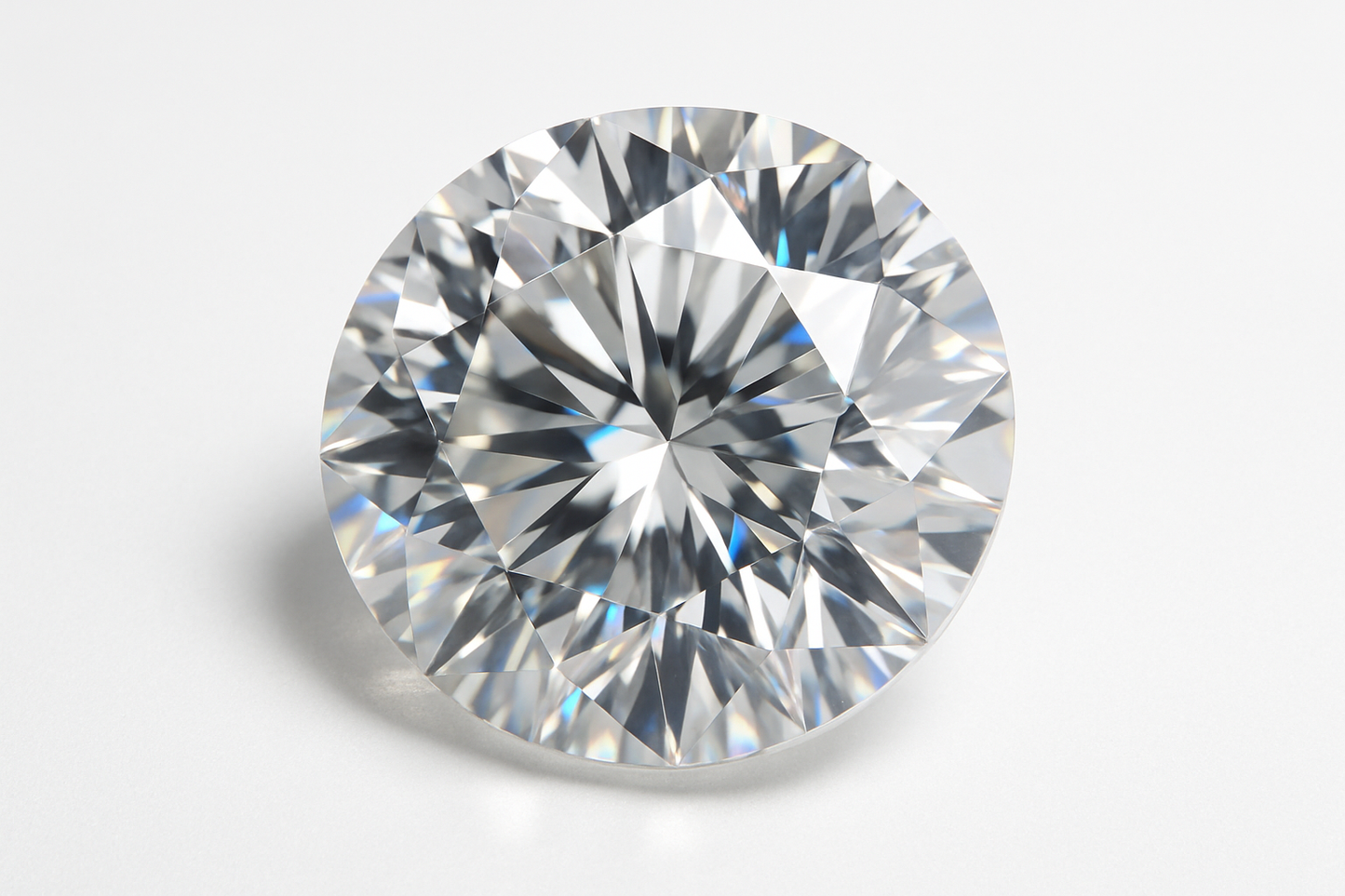 Loose round diamond